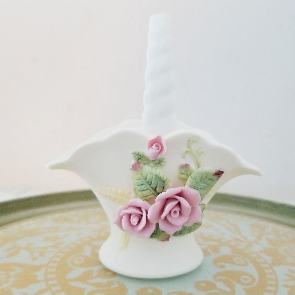 Vintage Bud vase basket